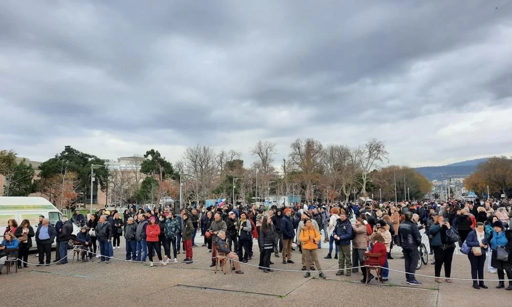Θεσσαλονίκη: Συγκέντρωση κατά του υποχρεωτικού εμβολιασμού στο κέντρο